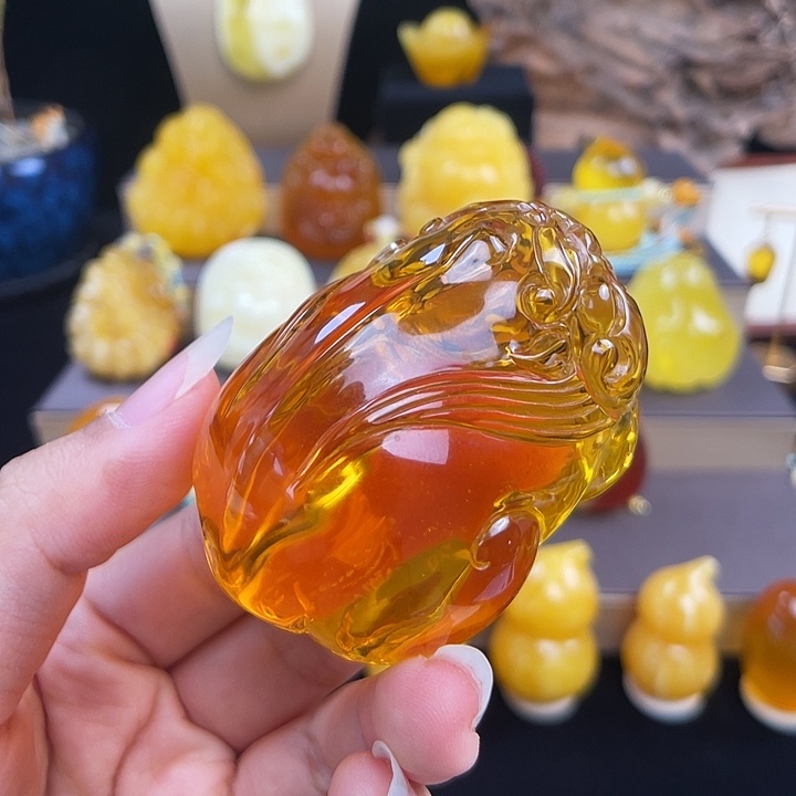 未镶嵌琥珀珠宝奇石
