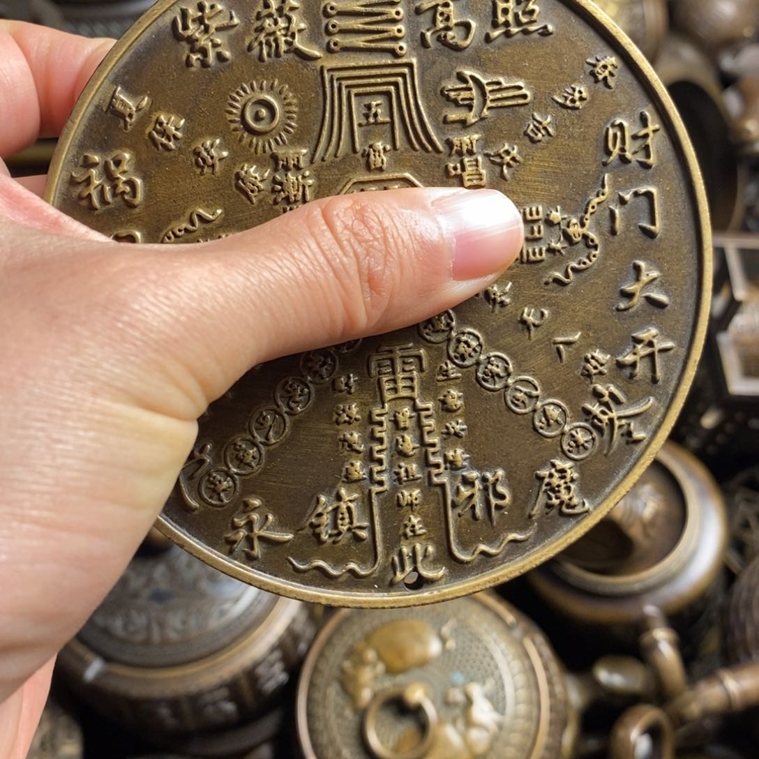 精美铜器做工精良