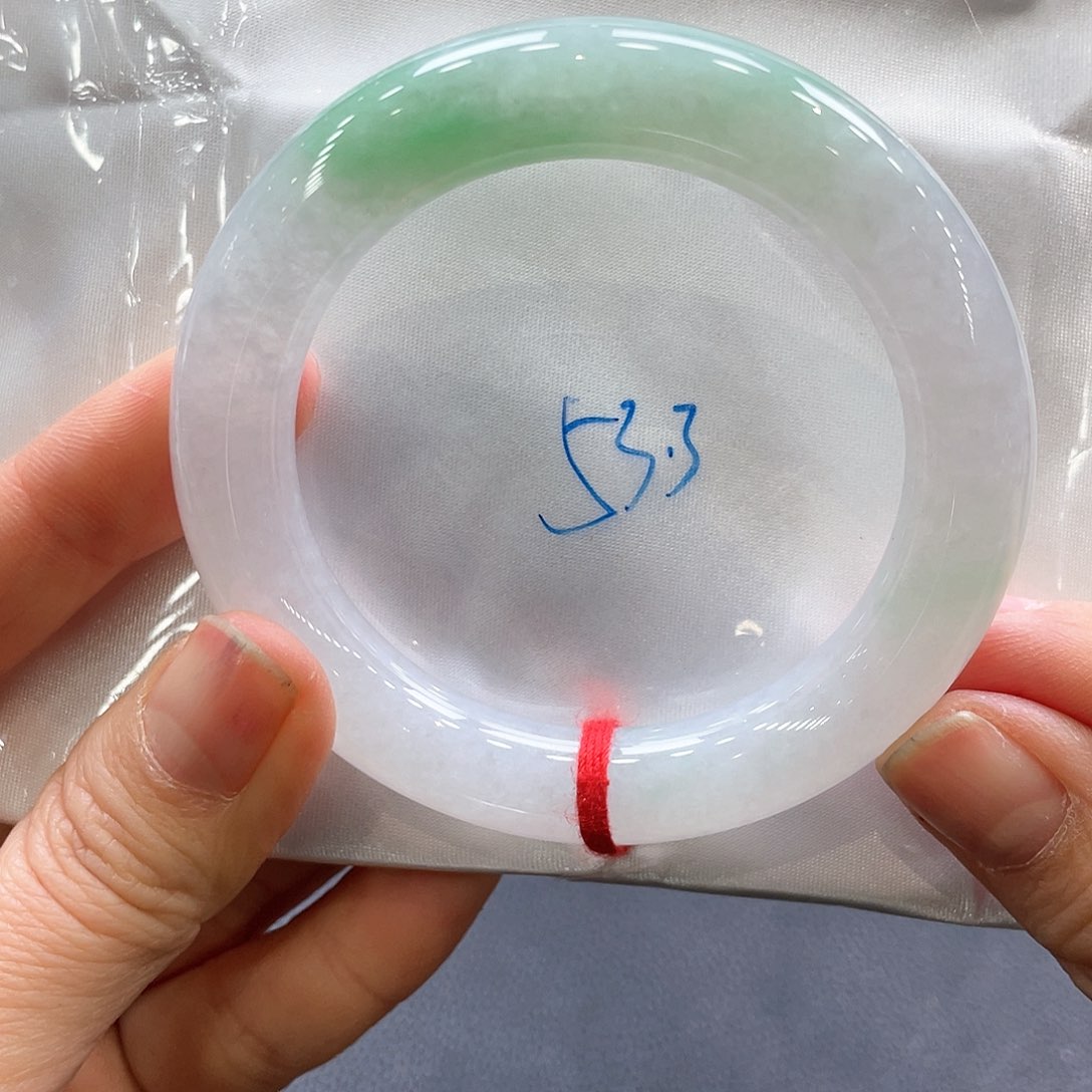 翡翠手镯未镶嵌翡翠手镯