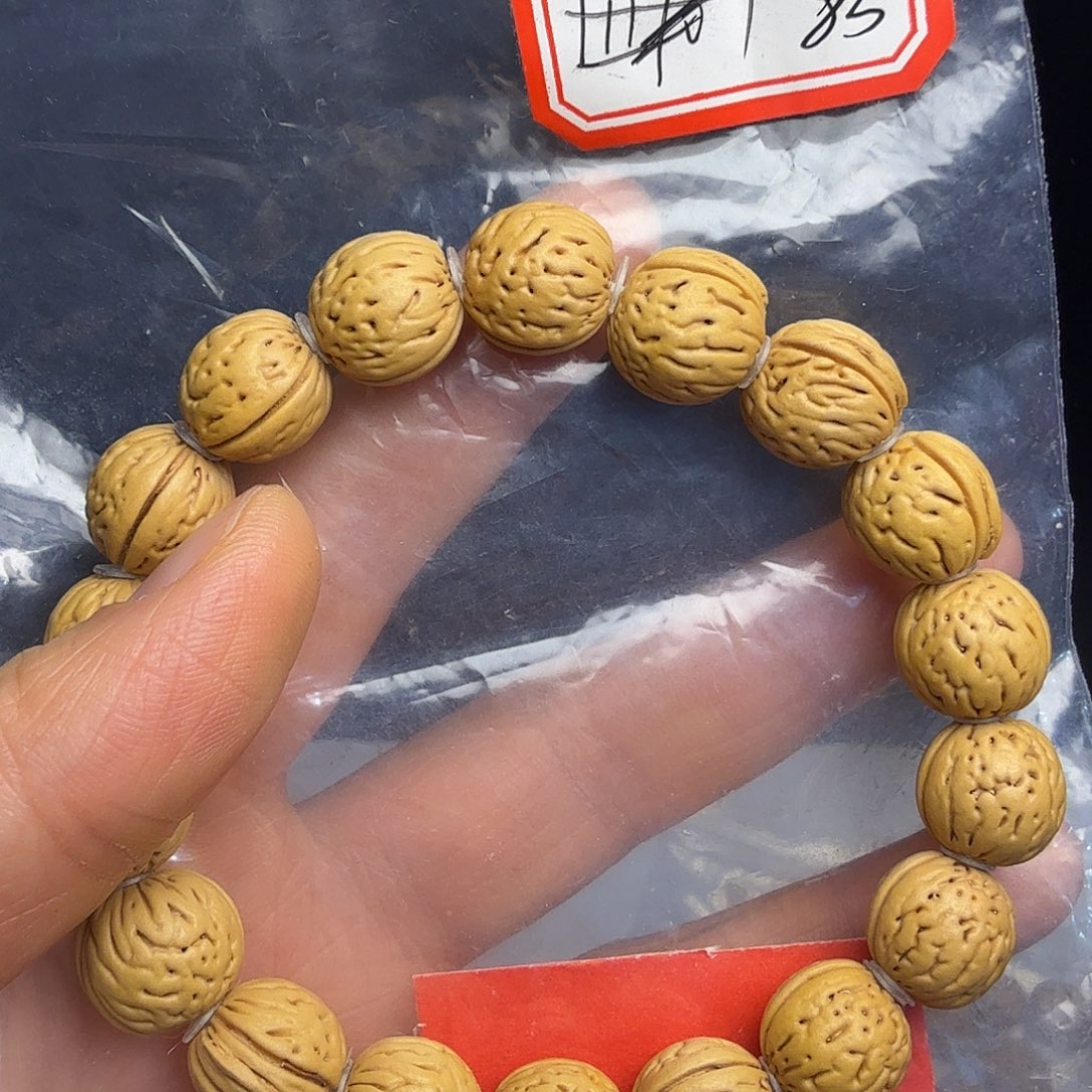 8号水晶奶油核手串