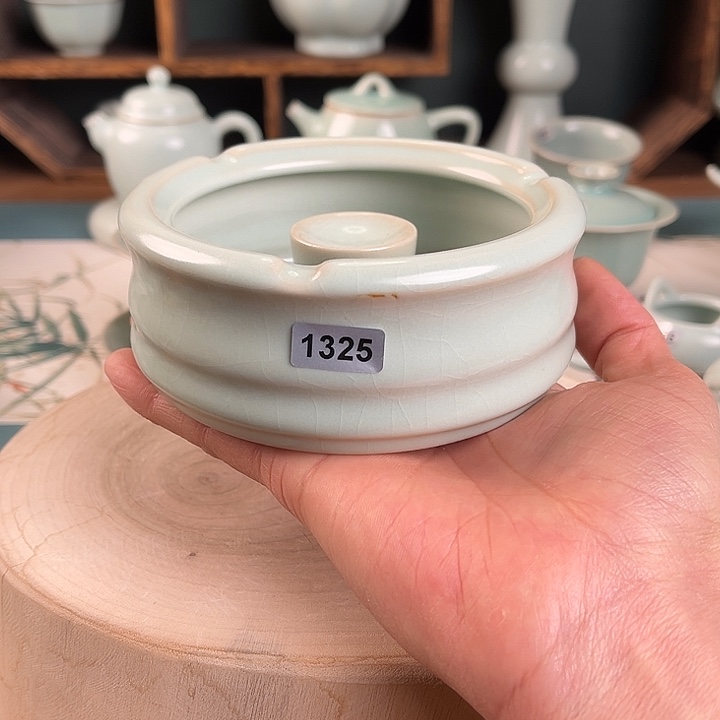 杯1325 微瑕青鸾汝瓷原矿