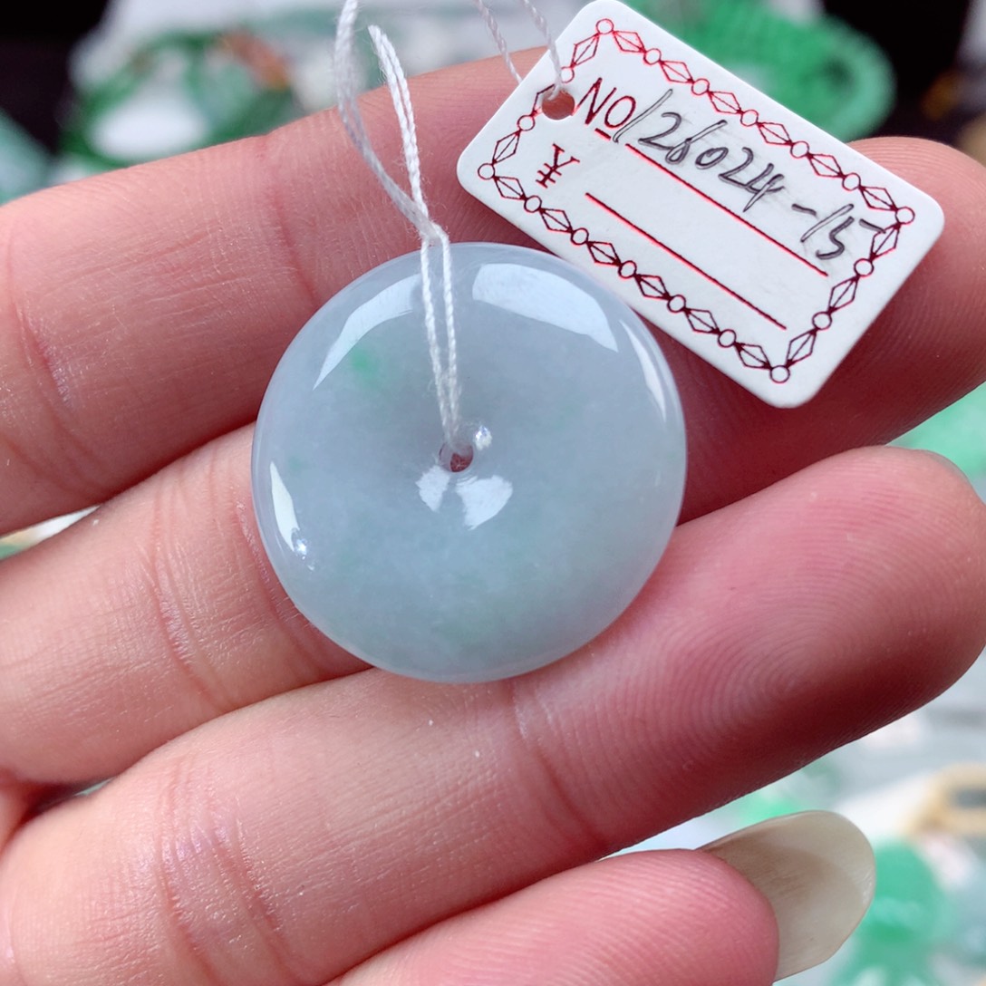 翡翠颈饰未镶嵌翡翠吊坠