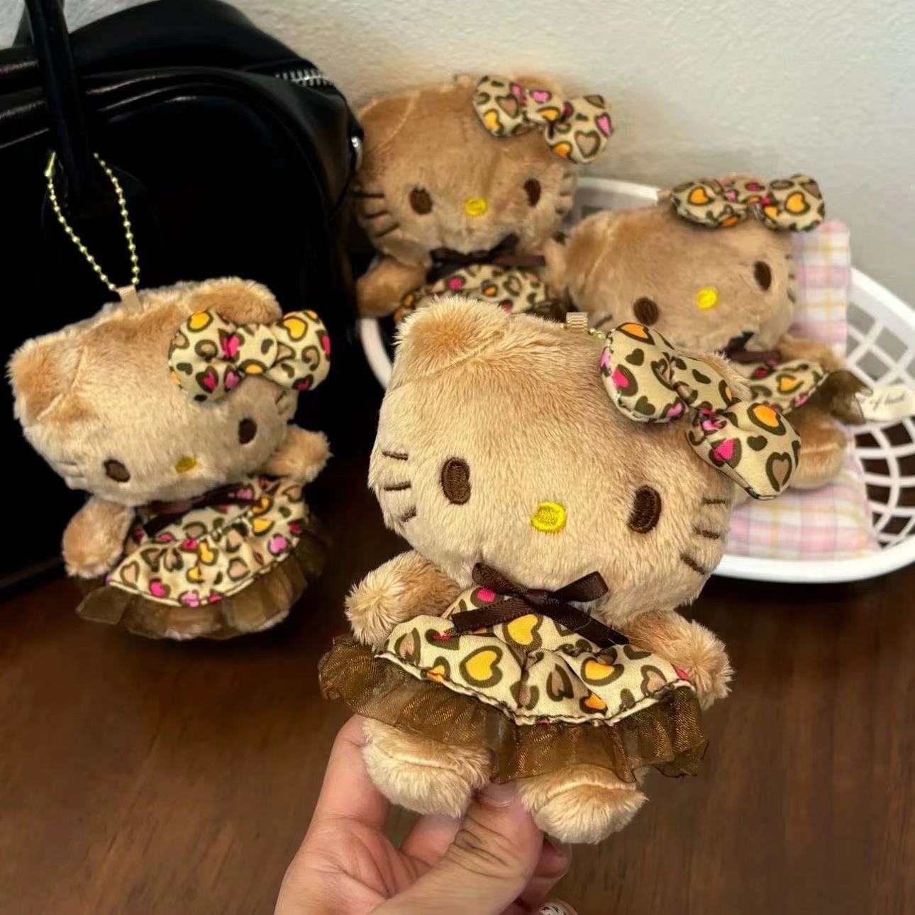 黑皮豹纹kt猫挂件新款女辣妹风凯蒂猫钥匙扣包包挂饰玩偶公仔礼物