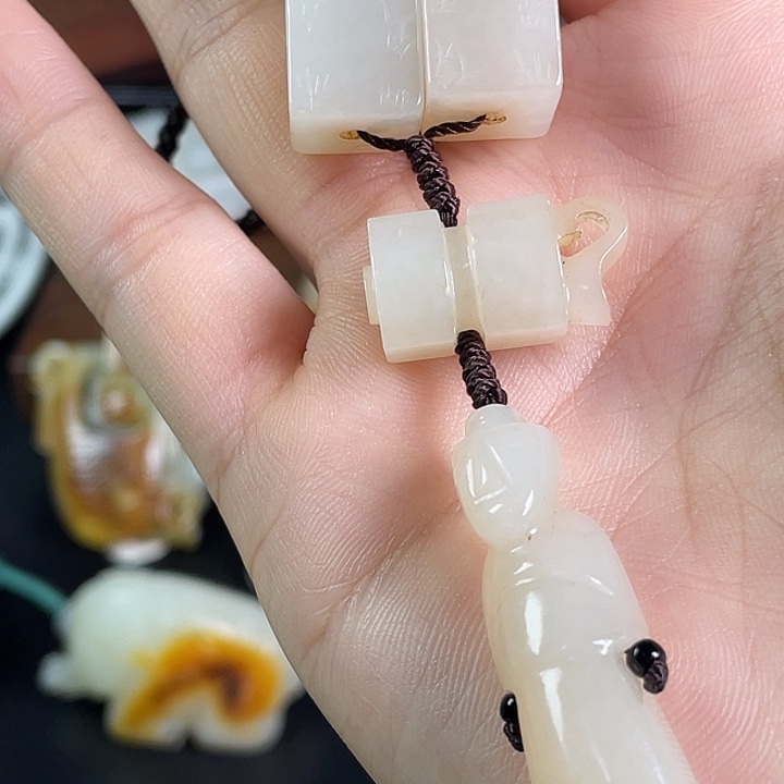 用***3未镶嵌和田玉挂件