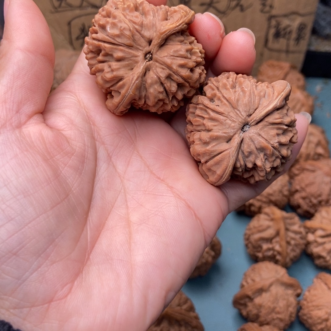 郑***亿文玩核桃吊坠莲花27