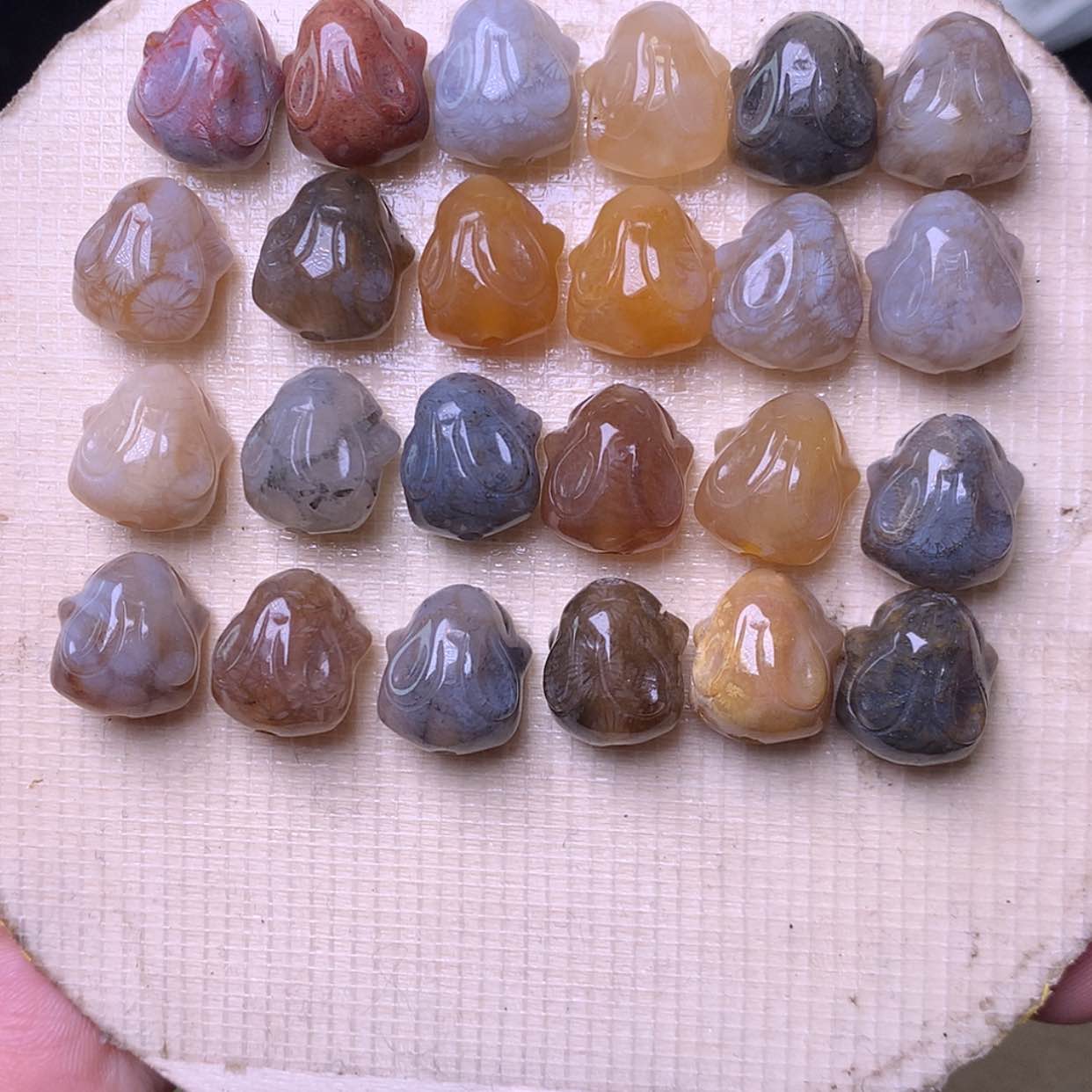 【闪购商品】硅化珊瑚（珊瑚玉）手镯未镶嵌30漏15一颗 小兔子