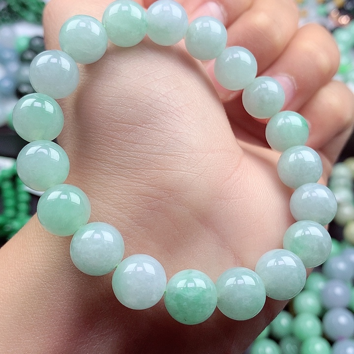 翡翠颈饰未镶嵌手串