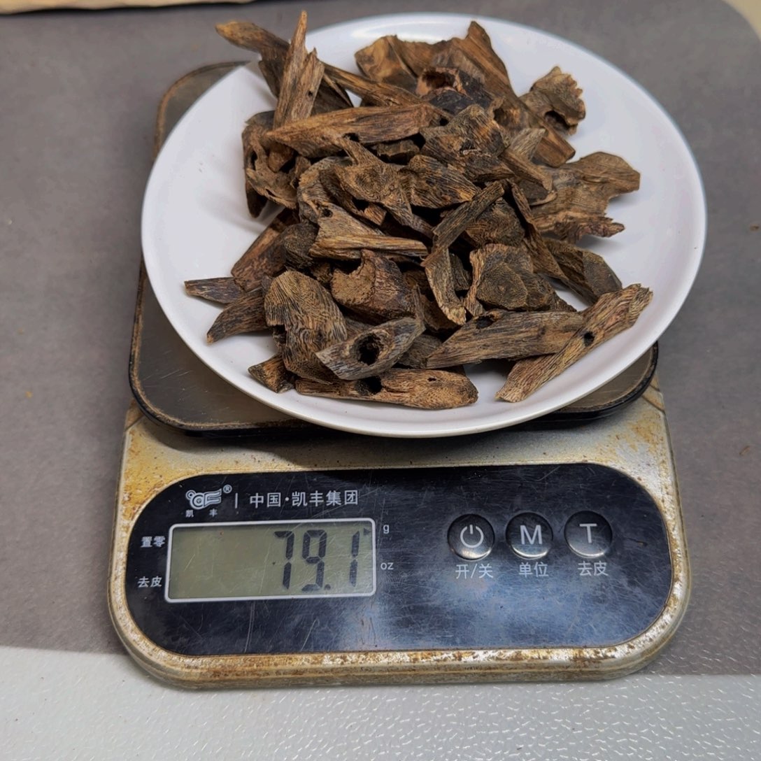 木奇 楠 树 丁 块 料 79克