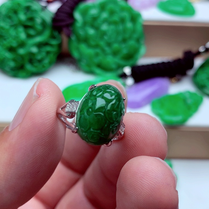 翡翠未镶嵌戒指戒指