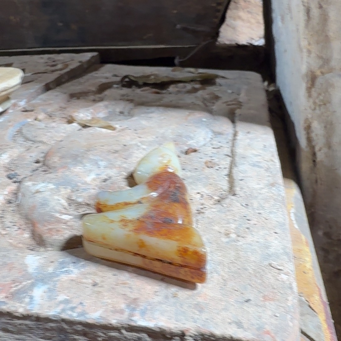 a***汉岫岩河磨玉（透闪石质玉）未镶嵌挂件