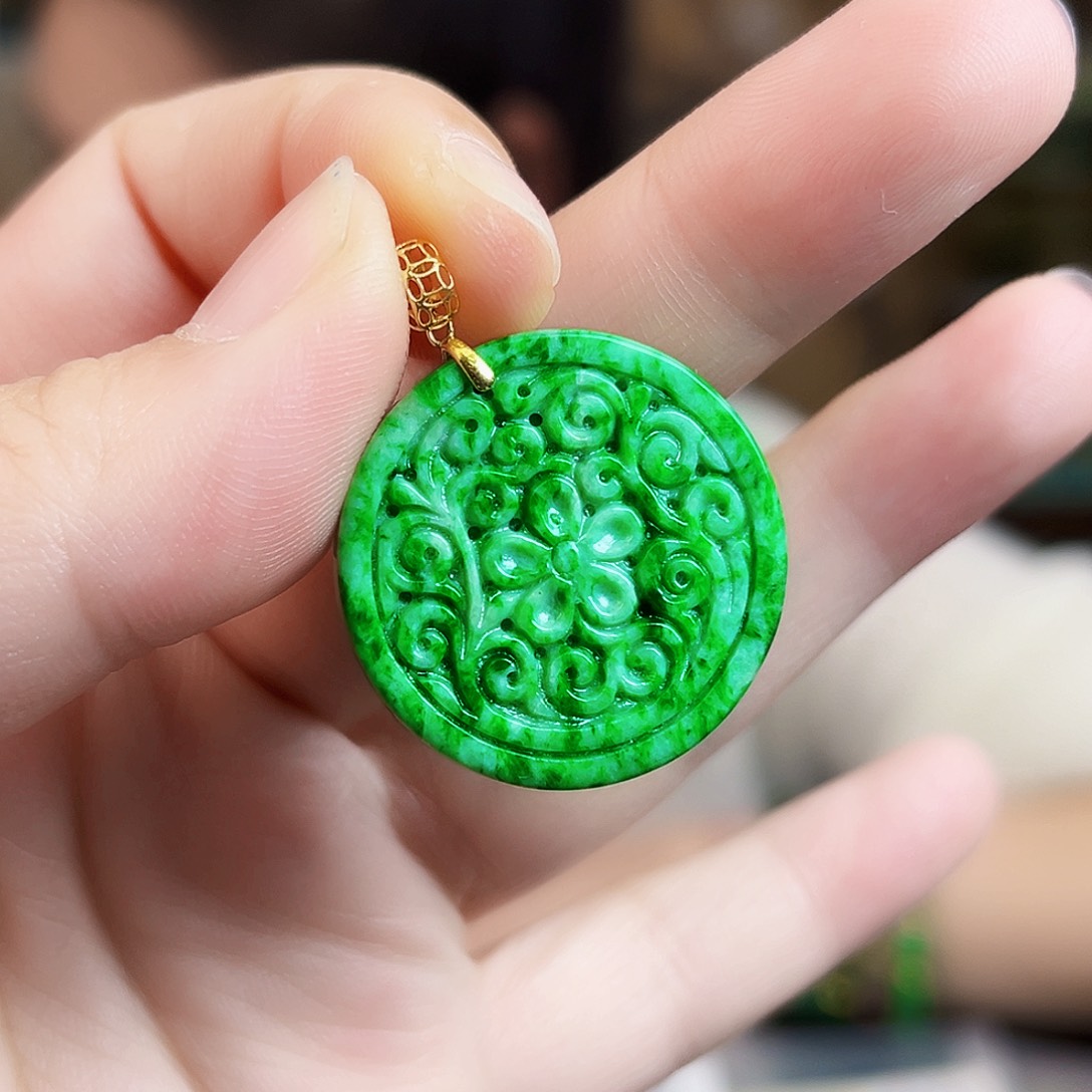 翡翠18K金镶嵌颈饰多样性