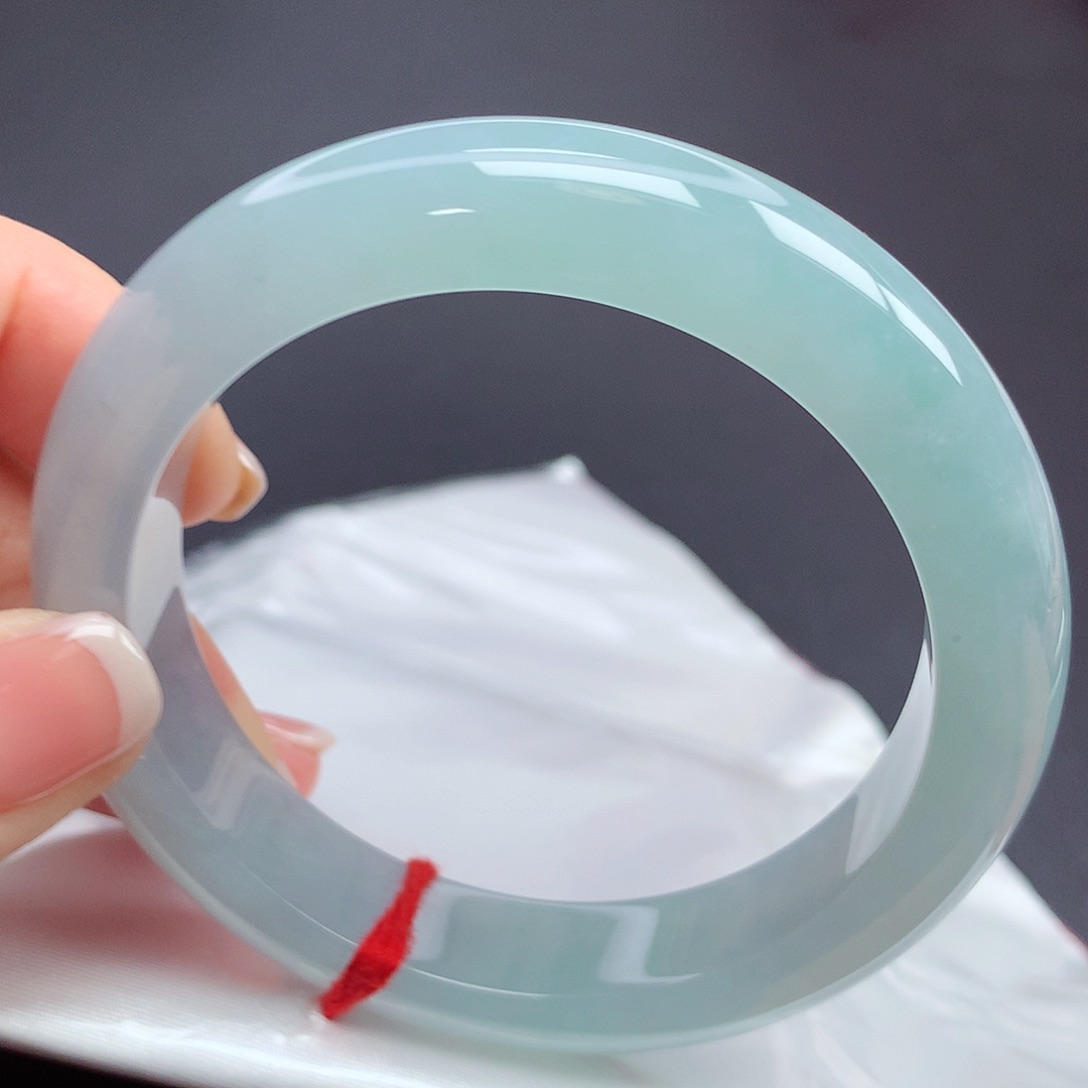 翡翠手镯未镶嵌57圈口