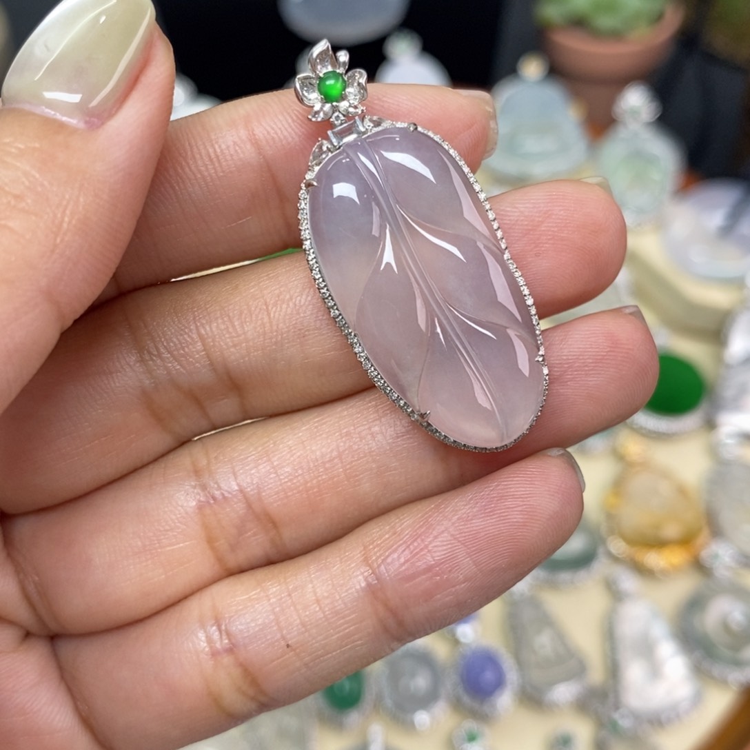 翡翠颈饰18K金镶嵌A货翡翠