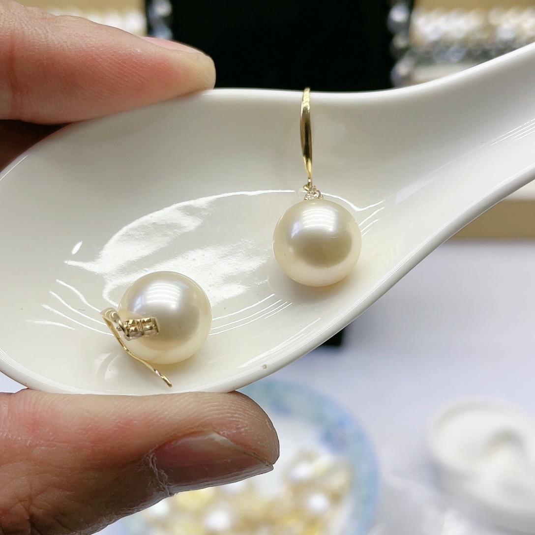 海水珍珠耳饰18K金镶嵌