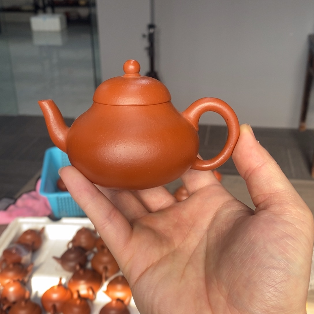紫砂茶壶梨形朱泥110毫升