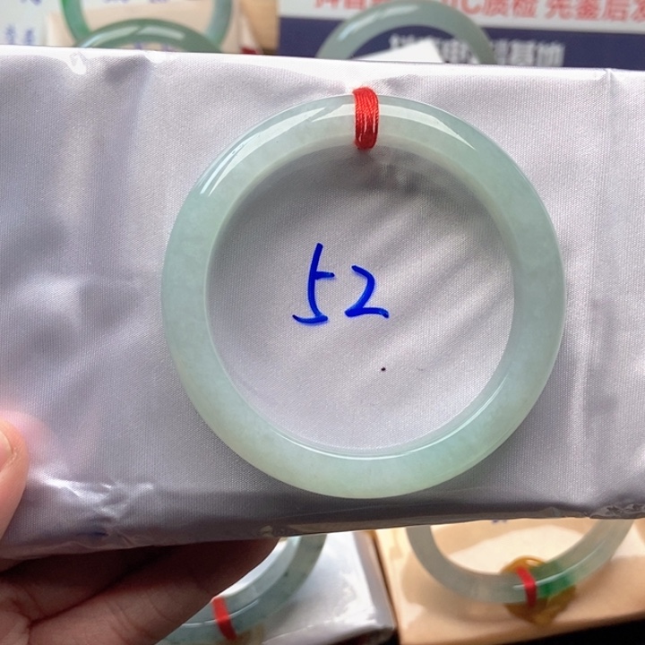 翡翠未镶嵌手镯晴底