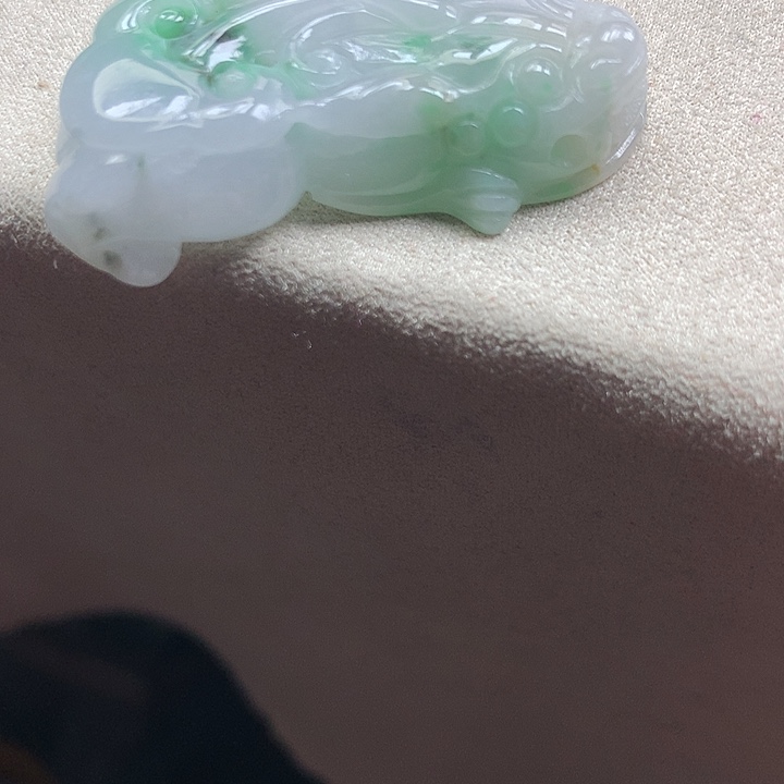 翡翠颈饰未镶嵌吊坠