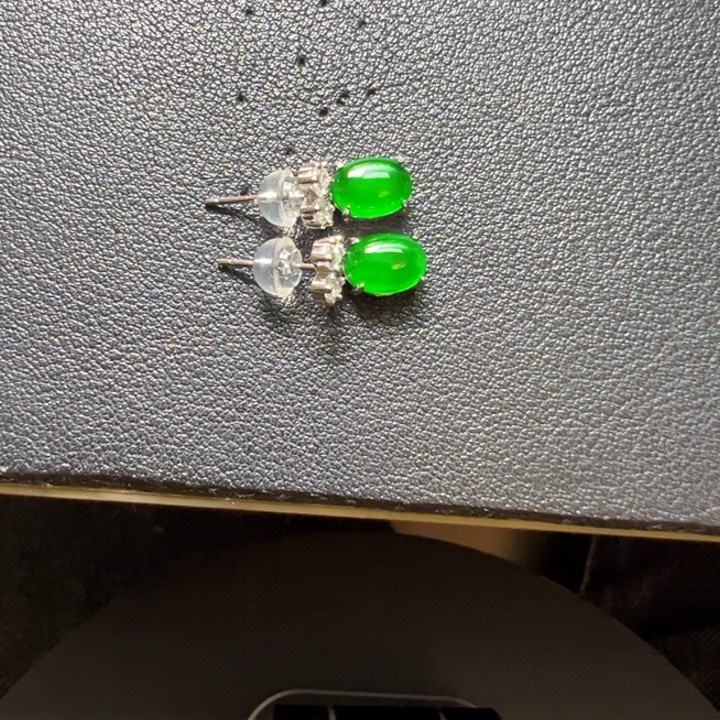 定制翡翠未镶嵌耳钉