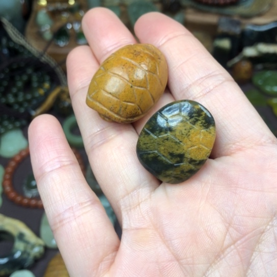岫岩河磨玉（透闪石质玉）把件未镶嵌覃*天
