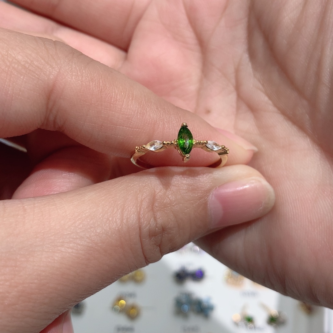 戒指透辉石银S925镶嵌