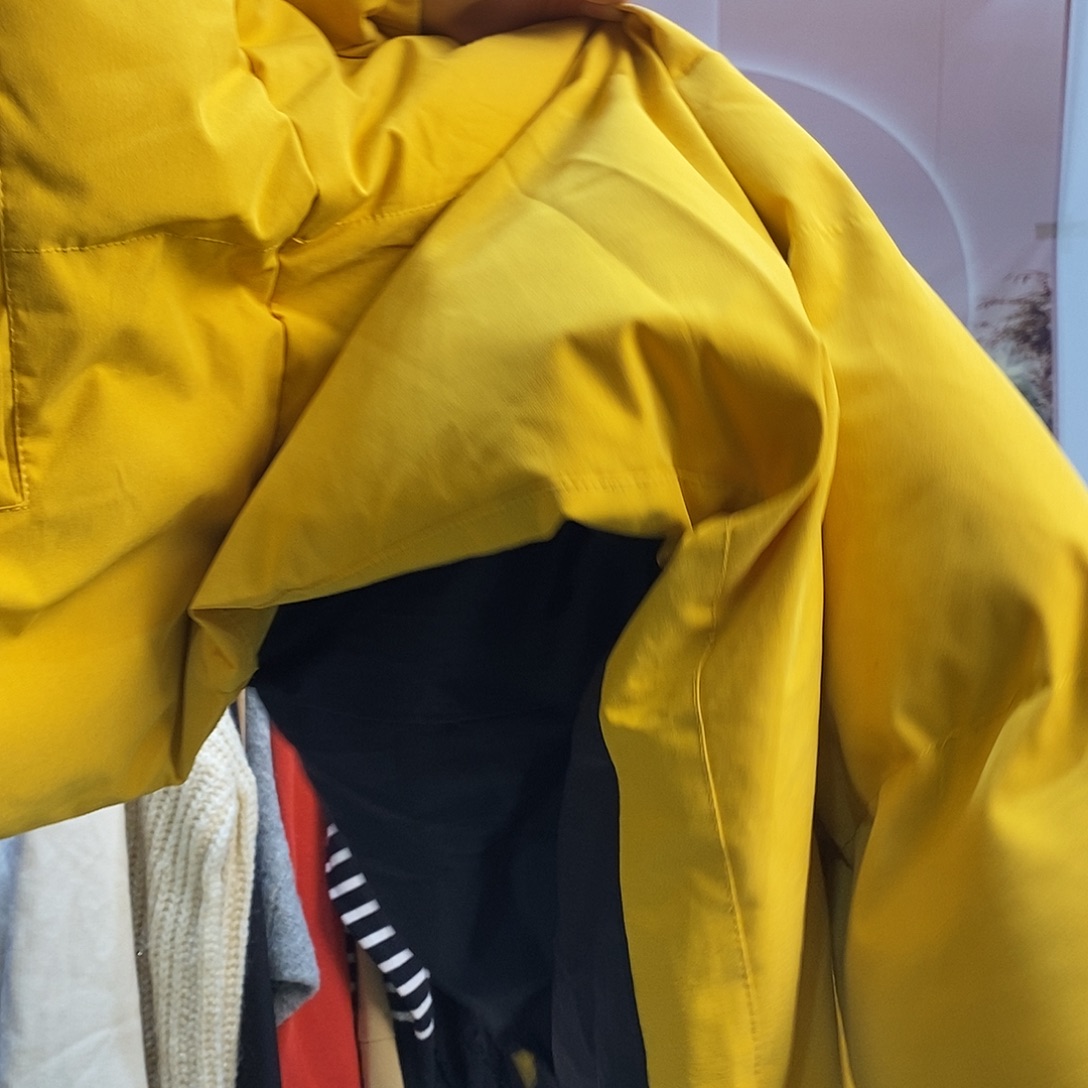 酷***卡M家黄色棉服中款好用