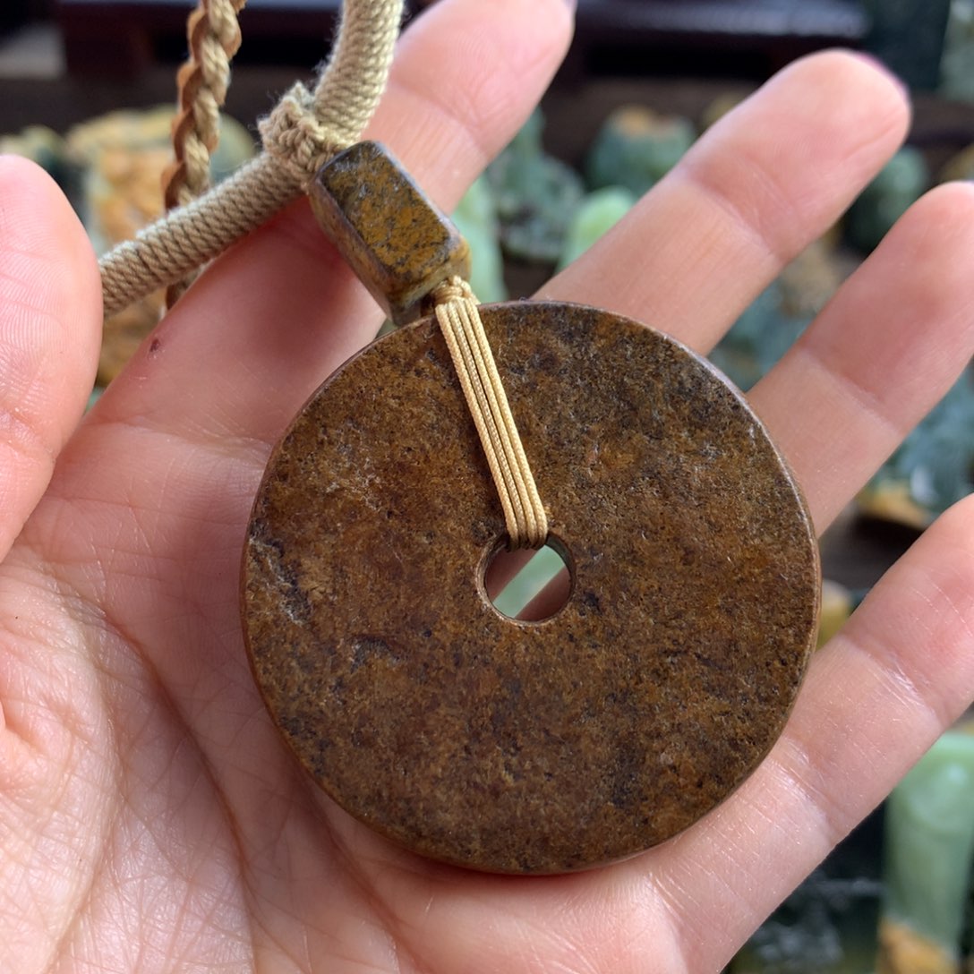 岫岩河磨玉（透闪石质玉）挂件未镶嵌心***空