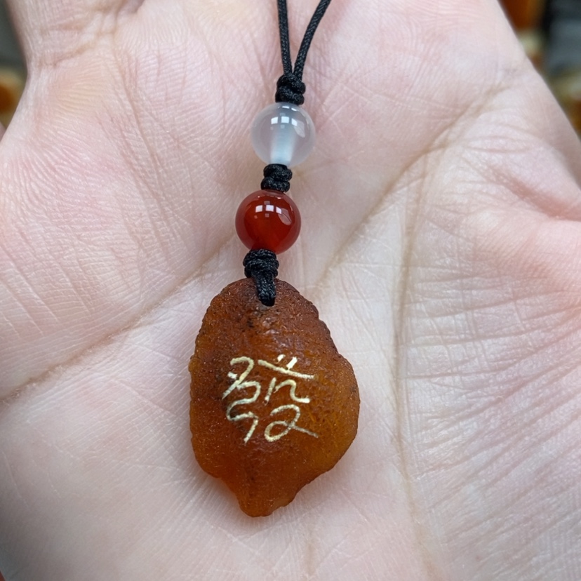 【闪购商品】琥珀颈饰未镶嵌