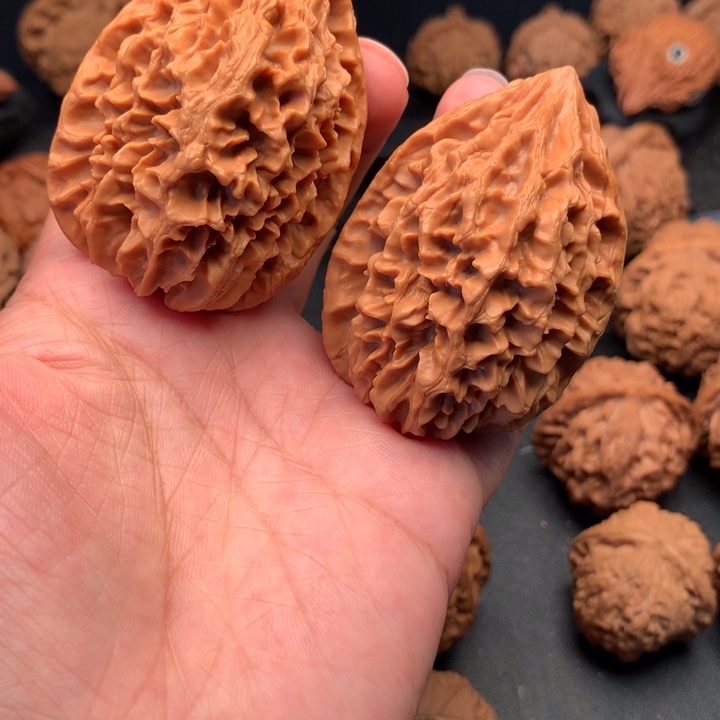 R***s吊坠文玩核桃狮子头