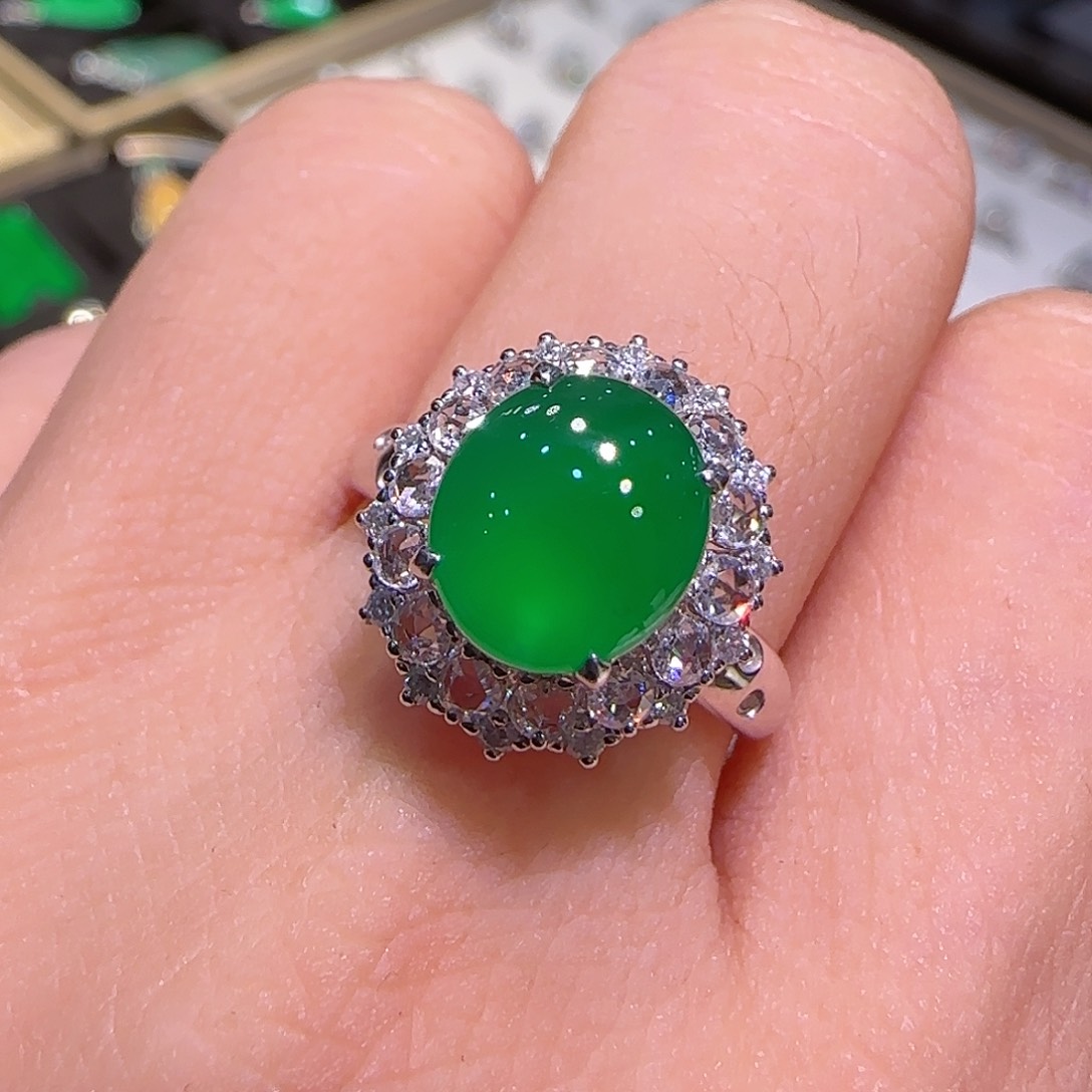 翡翠戒指18K金镶嵌戒指