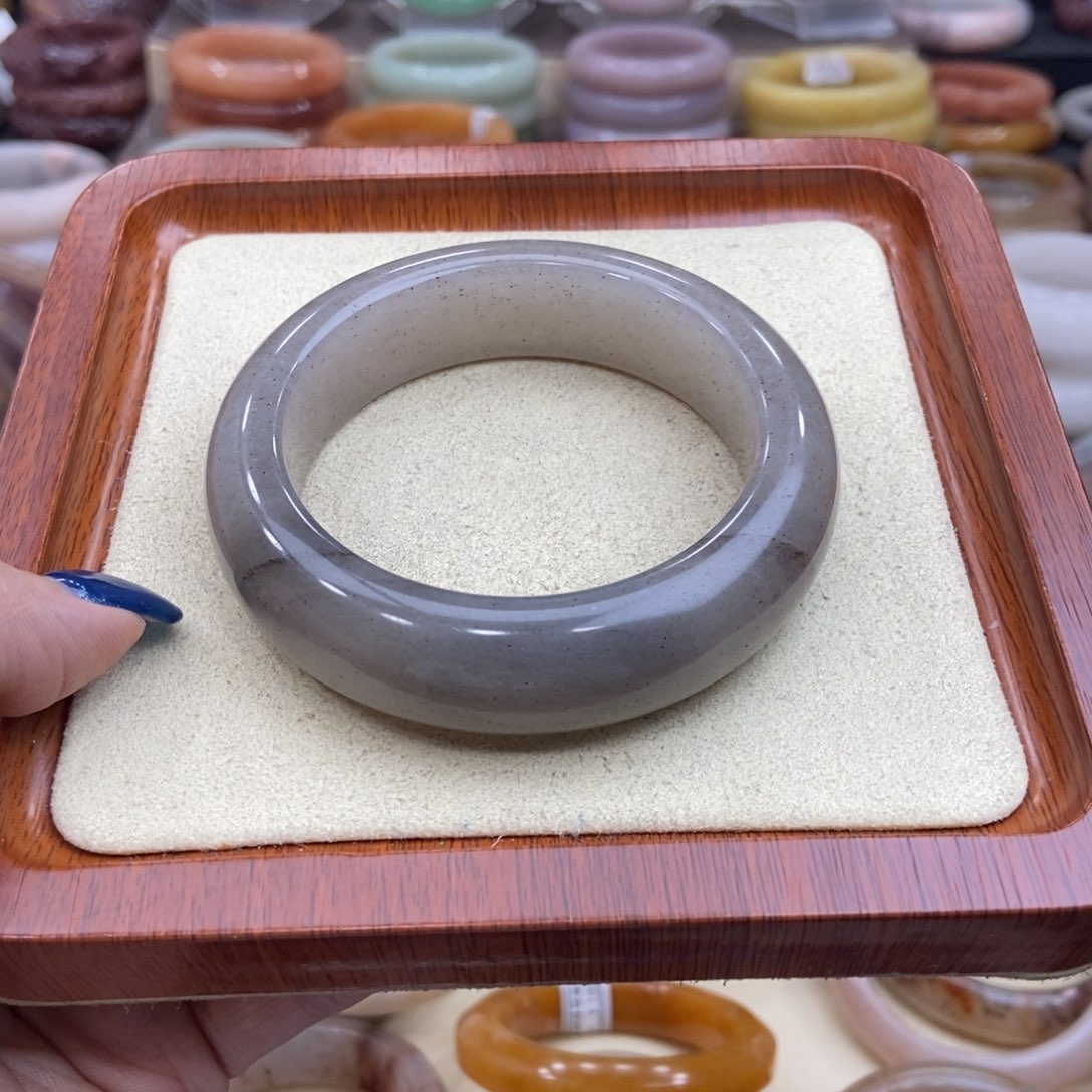 石英质玉未镶嵌手镯