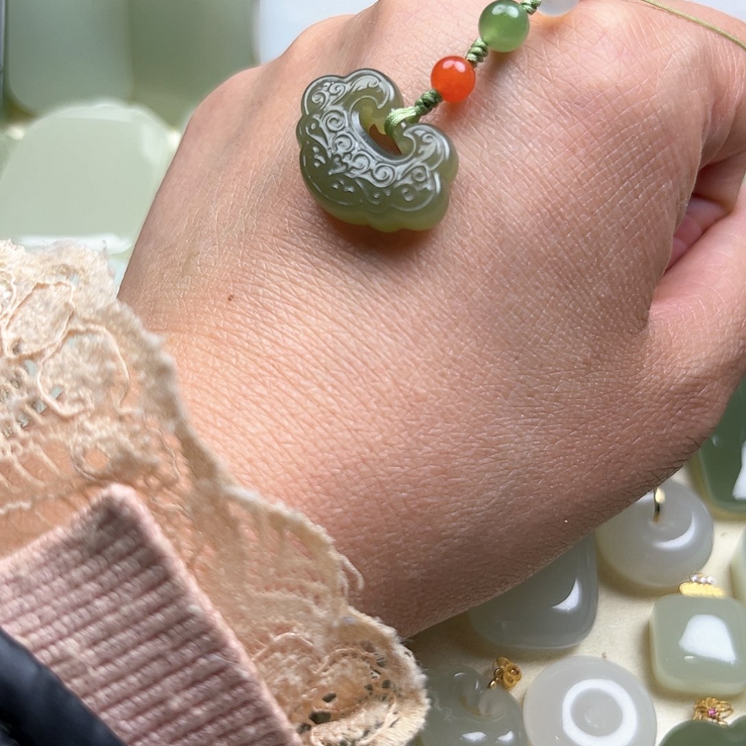 和田玉挂件未镶嵌