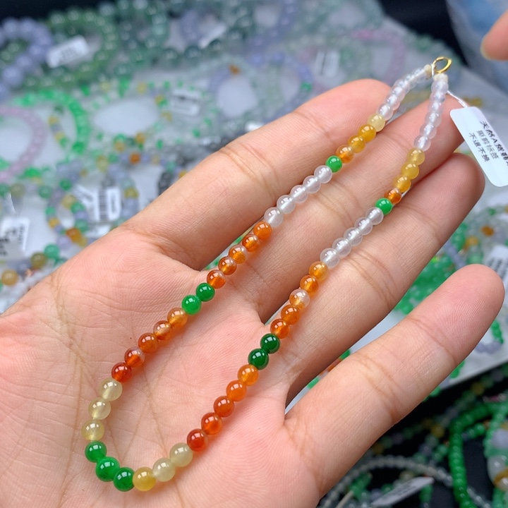 翡翠手镯未镶嵌卡