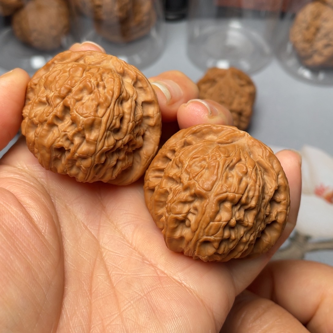 【闪购商品】文玩核桃吊坠球白……