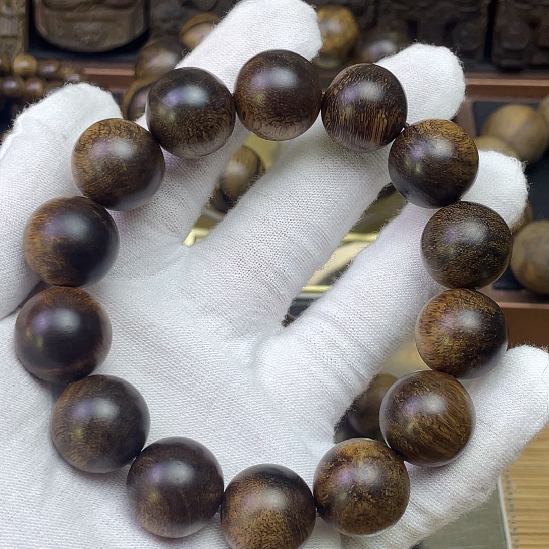 山***云沉香手串越南白奇………………