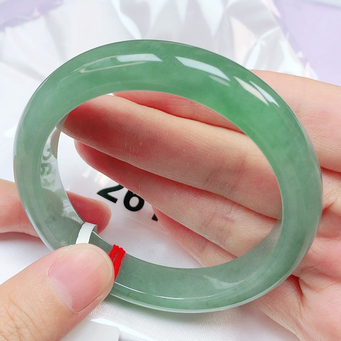 翡翠未镶嵌手镯抖音261