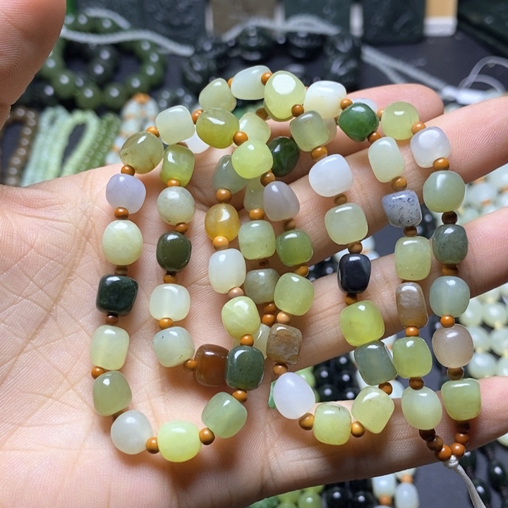 和田玉颈饰未镶嵌