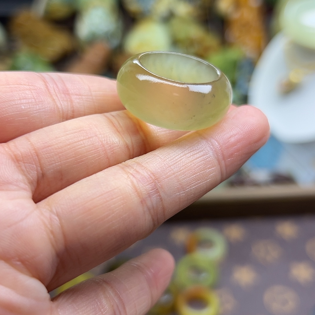 岫玉未镶嵌颈饰岫玉戒指18