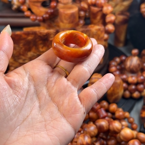 宫***生无事牌松木（琥珀木）