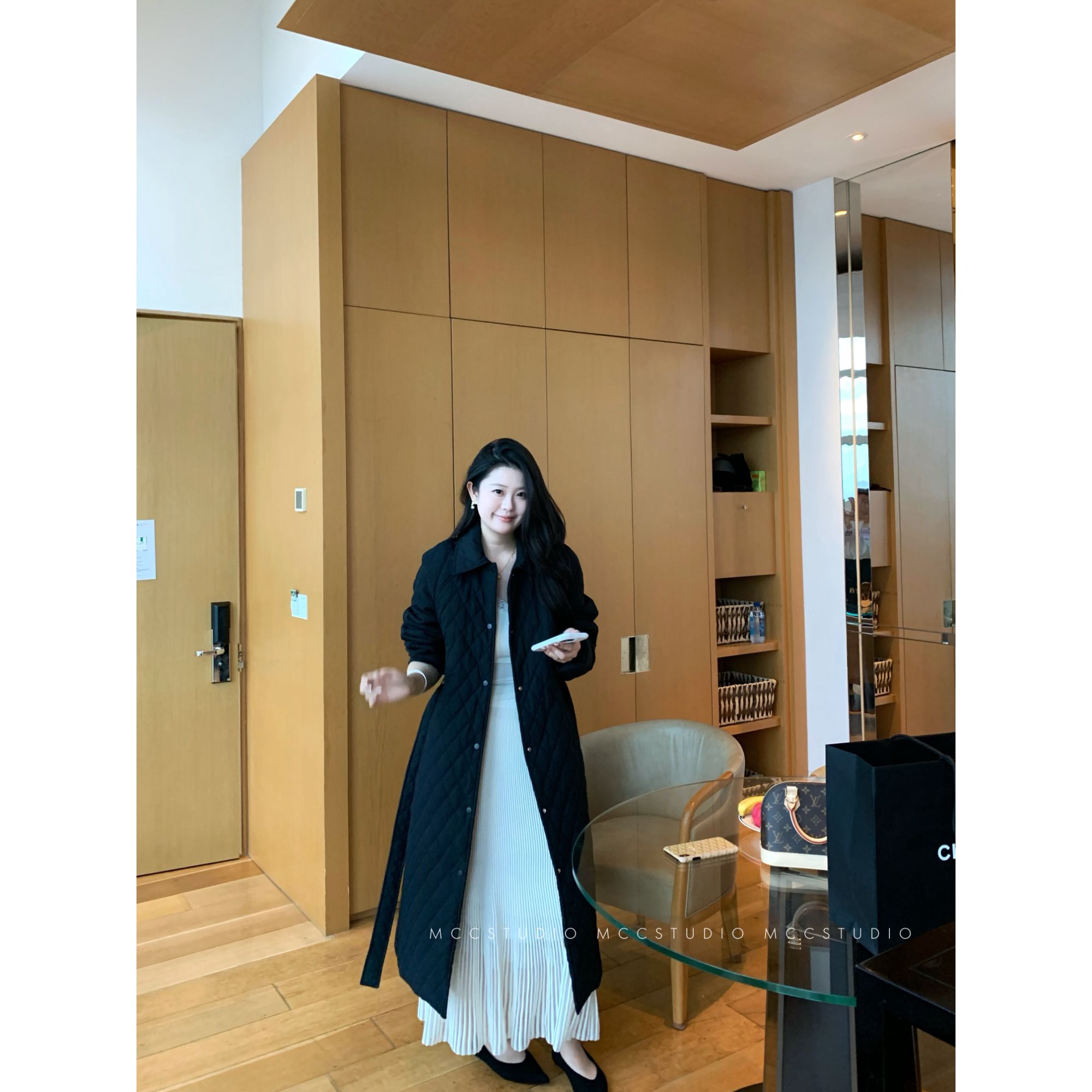现货库存MCcStudio菱格黑棉服“被人追着要链接”终于出啦！厚实棉服