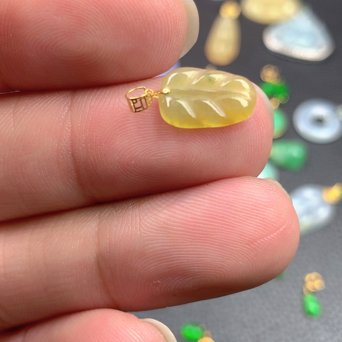 【闪购商品】颈饰18K金镶嵌翡翠翡翠