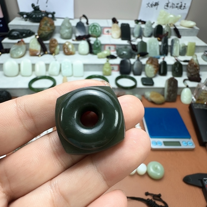 未镶嵌和田玉挂件
