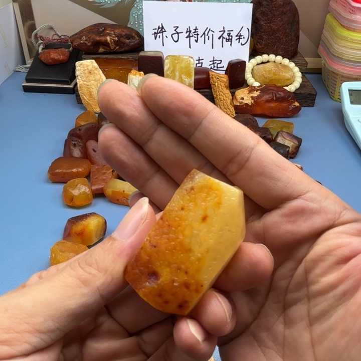 未镶嵌定制琥珀未镶嵌定制琥珀