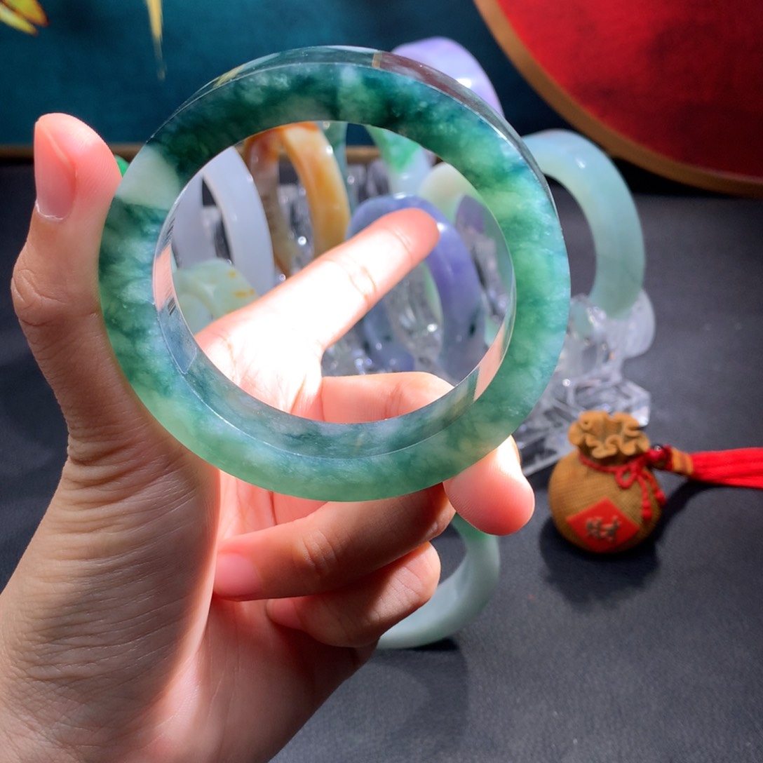 未镶嵌翡翠手镯定制翡翠