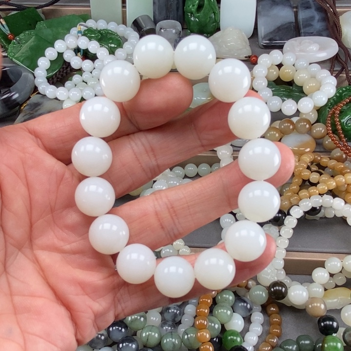 状***狼和田玉未镶嵌挂件