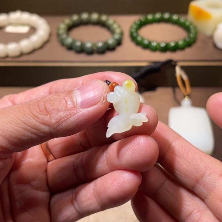 和田玉颈饰未镶嵌