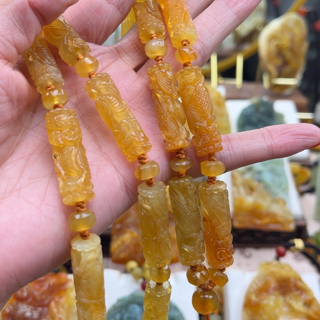 邓***旭未镶嵌岫玉挂件链子