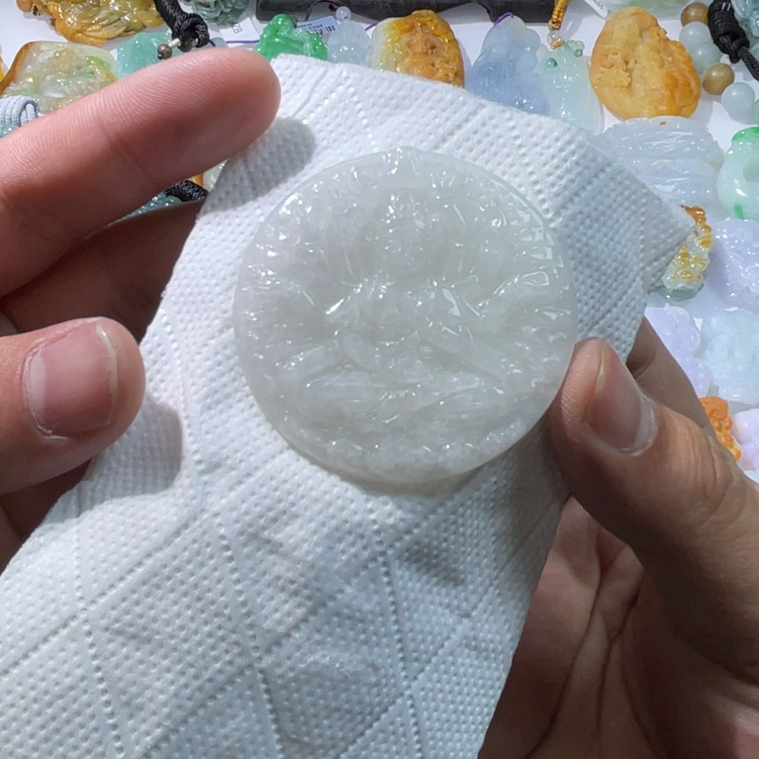 翡翠颈饰未镶嵌天然