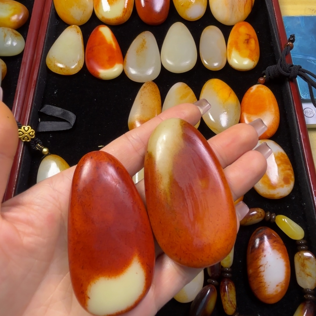 /***和田玉未镶嵌颈饰