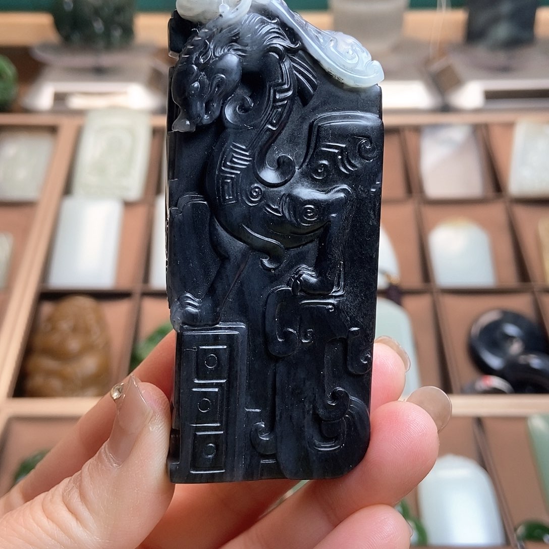 和田玉（糖玉）颈饰未镶嵌