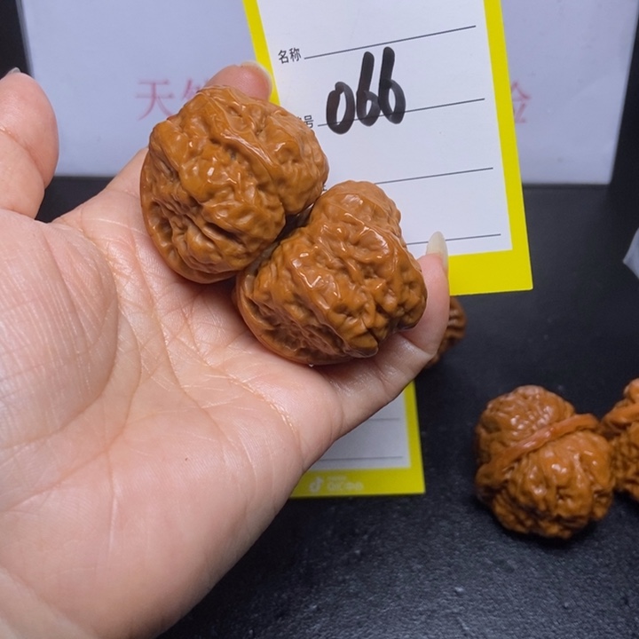 文玩核桃吊坠066/39蛤蟆头